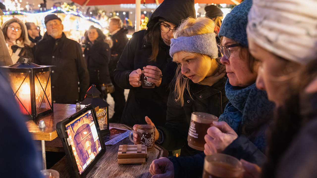 Weihnachtsmarktstimmung, Glühwein, etwas Bewegung an der Luft und dazu einen spannenden Fall lösen: Genau das bietet «Abenteuer Weihnachtsmarkt 2024»!