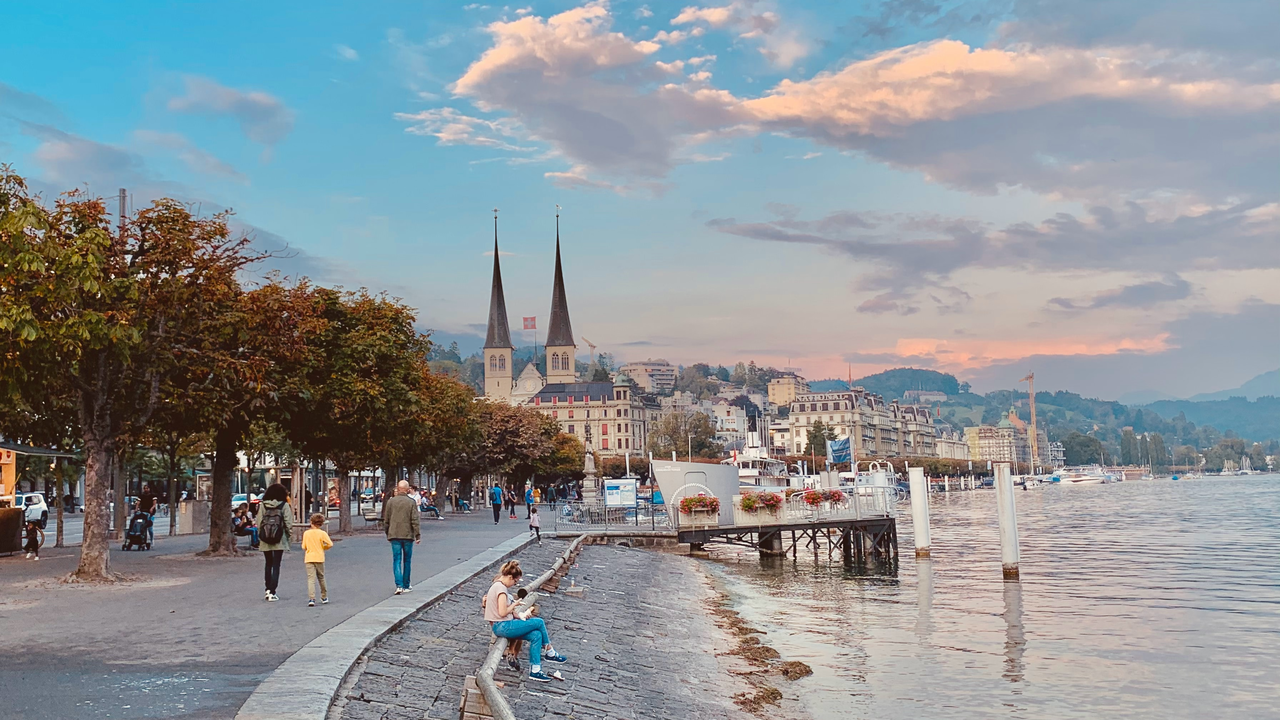 Outdoor Agentenspiel durch Luzern Mit der packenden Agentenjagd «MindFall» erleben Sie mit Ihrem Team einen einzigartigen Event der ganz besonderen Art. Zudem werden Sie die Stadt Luzern auf unterhaltsame Weise besser kennenlernen und können gleichzeitig Teamgeist, Fantasie und Kreativität trainieren.
