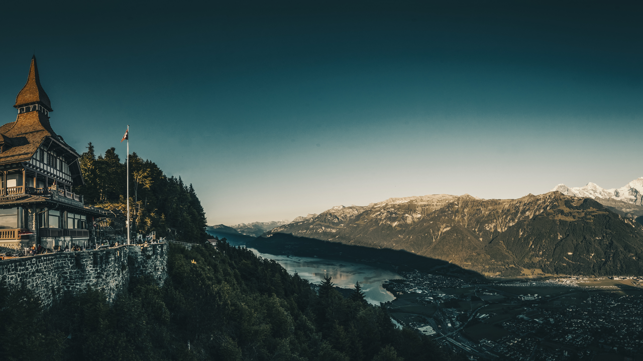 Entfalte das Potenzial deines Teams Wie kannst du Zusammenarbeit und Kreativität in deinem Team entfachen? Verwandle dein Teambuilding-Event in eine Gelegenheit, den Teamgeist zu stärken und verborgene Talente zu entdecken – mit dem Escape Room durch die Stadt.