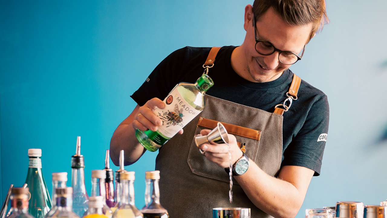 Ich bringe das Bar-Erlebnis direkt zu Dir - ob ins Büro, auf die Dachterrasse oder ins Wohnzimmer.