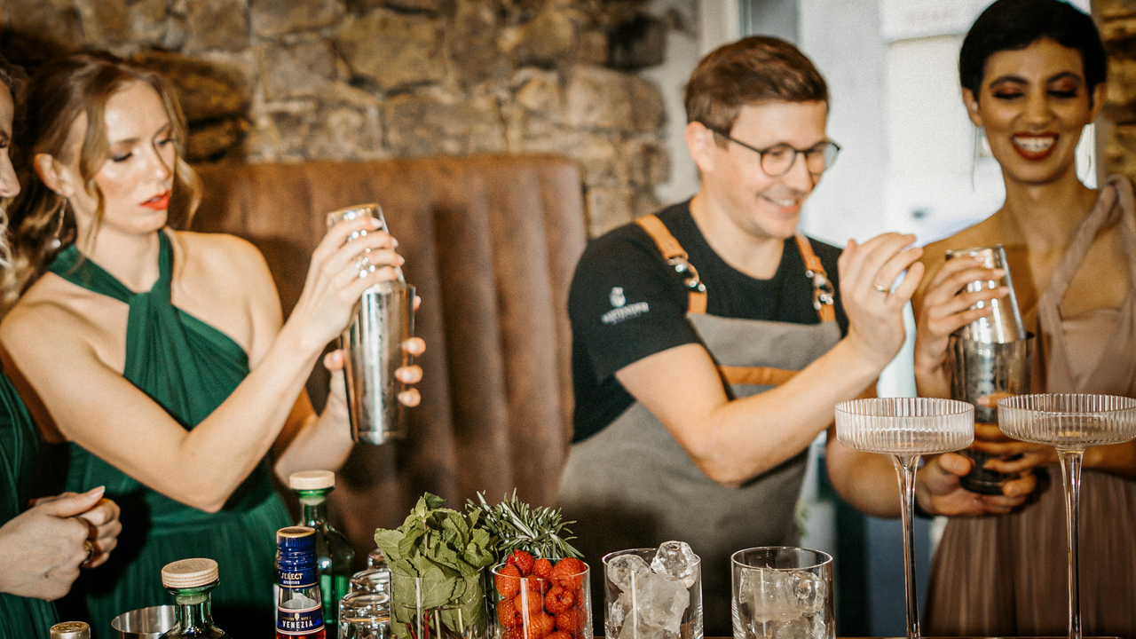 Ich bringe das Bar-Erlebnis direkt zu Dir - ob ins Büro, auf die Dachterrasse oder ins Wohnzimmer.