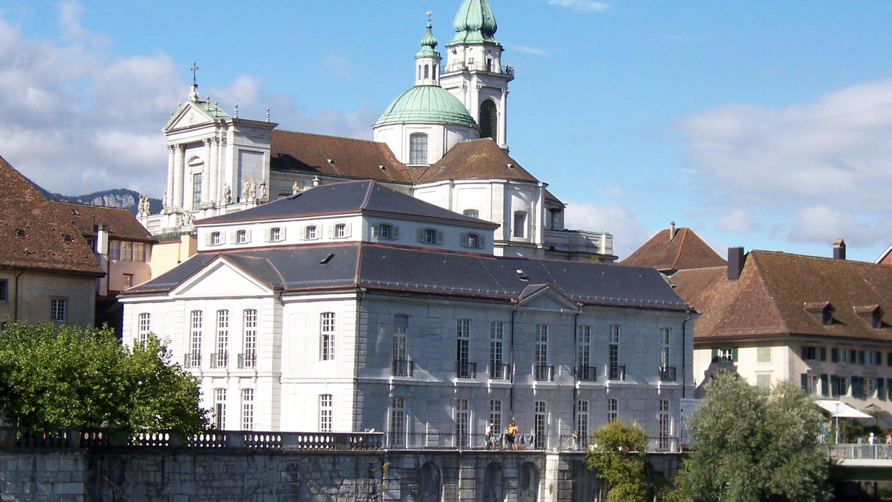 Die Ausfahrt führt Sie um die Stadtmauern von Solothurn herum, dann gehts weiter zum Schloss Waldegg (Feldbrunnen – St. Niklaus), dem Schloss Buchegg (Kyburg-Buchegg) und dann zum Schloss Vorder-Bleichenberg (Biberist), bevor in Solothurn wieder Endstation ist.