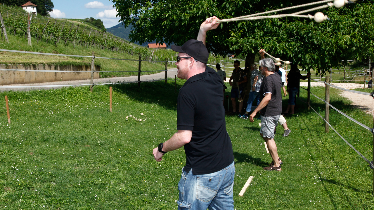 Dieser Event bringt Ihnen die Spielkultur verschiedener Völker wie der Inuit und Zulu näher. Erleben Sie spannende, unbekannte Spiele: Bola aus Grönland, Gutera Uriziga aus Ruanda oder Apfelsine im Kreis aus China.