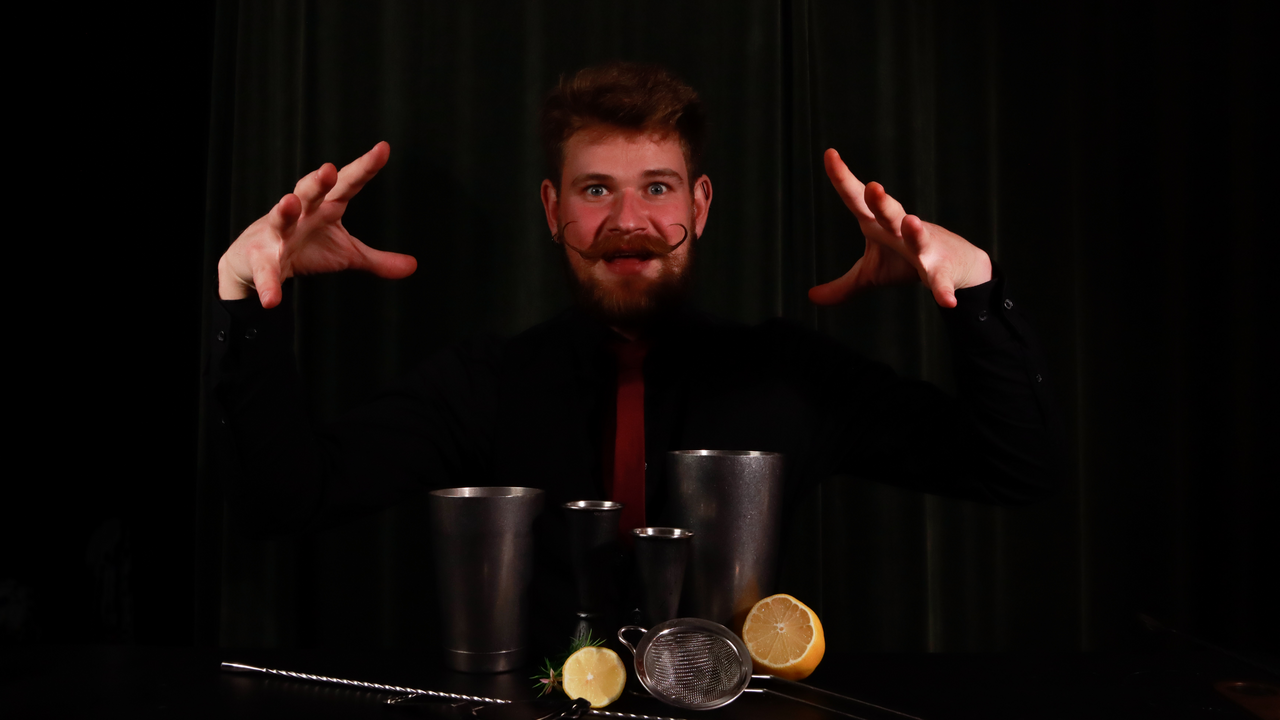 Cocktailkurs Exklusive Cocktailkurse bei dir Zuhause, bei deinen Freunden oder in deiner Firma Perfekt für Team building und das Erlernen von Cocktails auf eine Unterhaltsame Weise. Interessiert?