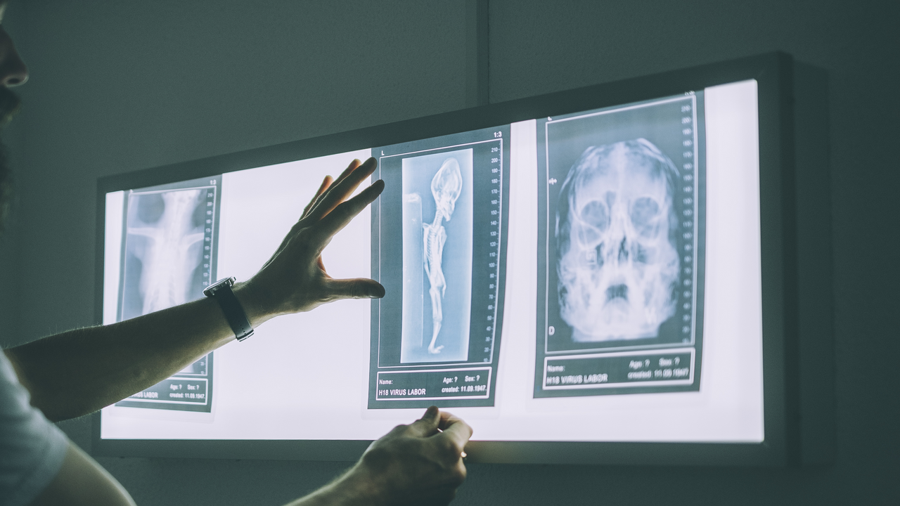 Vier einzigartige Escape Room-Abenteuer warten direkt in Luzern auf euch. Die Uhr tickt und die Spannung steigt. Mithilfe von Teamarbeit, logischem Denken und klugem Kombinieren könnt ihr Rätsel lösen, Schlösser öffnen, Geheimnisse entschlüsseln und im Wettlauf gegen die Zeit als Sieger hervorgehen. Dieses Erlebnis verspricht unvergessliche Abenteuer für Familien, Freunde, Teams und Kollegen, mit einer breiten Auswahl an Herausforderungen.