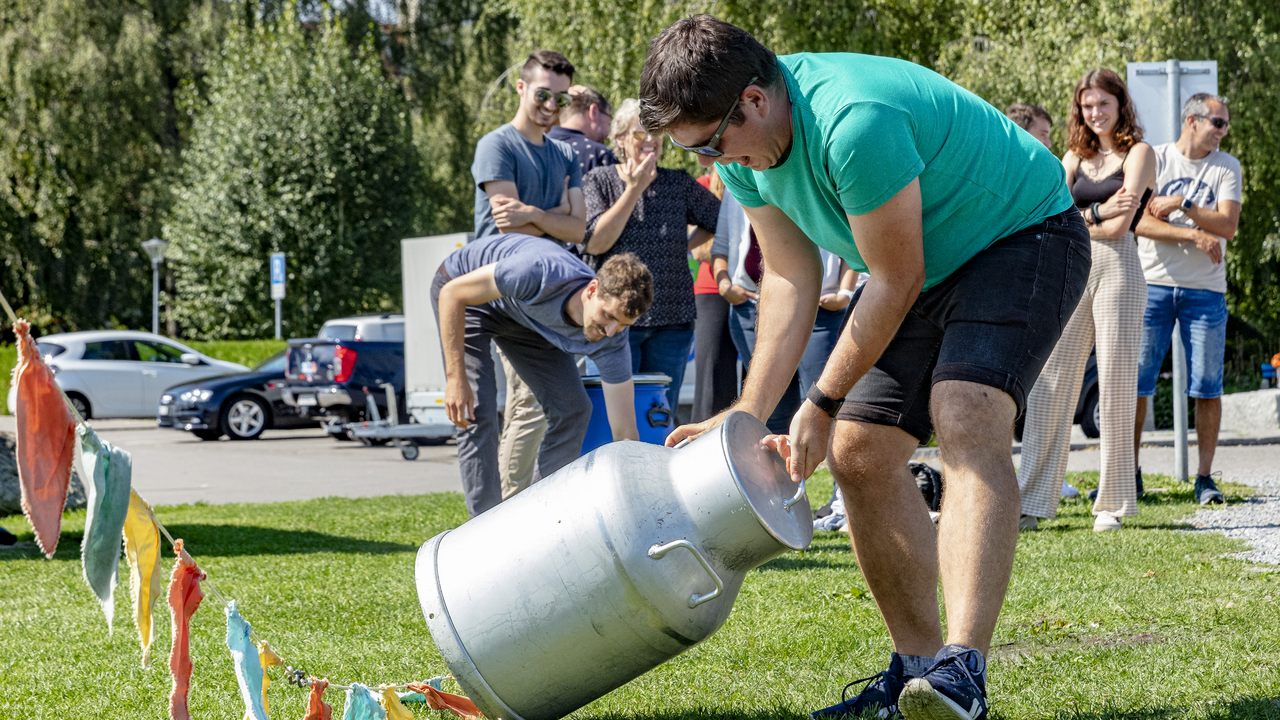 Ihr Appenzeller Ausflug beginnt beim gewünschten Eventort. Hier erwarten Sie urchige Älplerspiele mit Aufgaben rund um den Bauernstand, das Brauchtum und das Leben auf der Alp. Anschliessend geniessen Sie ein feines BBQ.