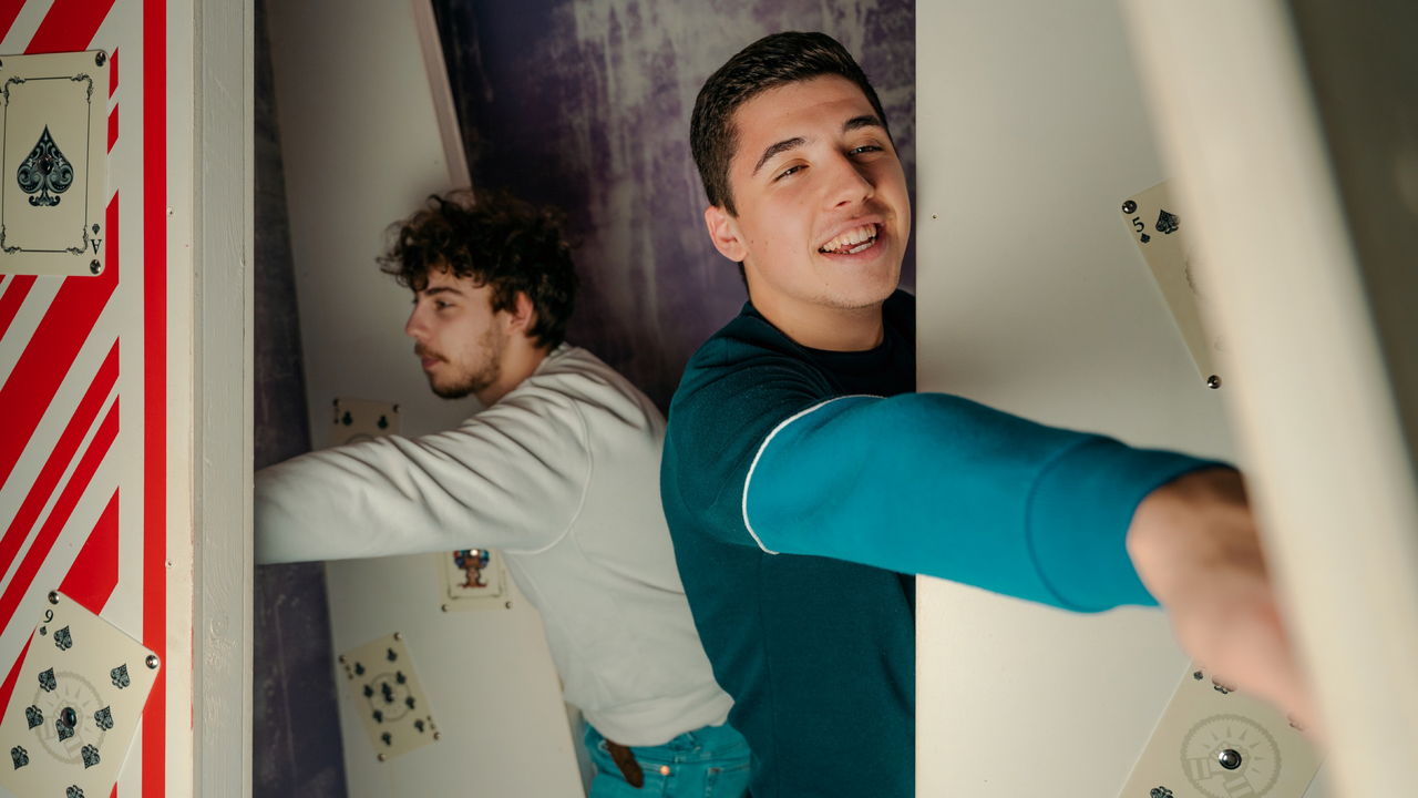 Ein großartiges Teamspiel, das Logik, Geschicklichkeit und Teamgeist verbindet – ideal für Familien, Junggesellenabschiede und Teambuilding-Events.