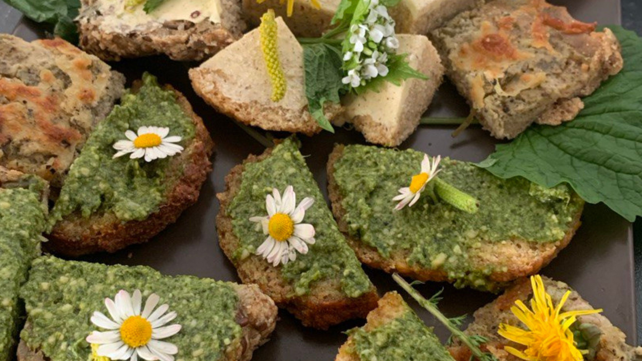 Ein besonderes kulinarisches Erlebnis für geschlossene Gruppen: Erleben Sie traditionelles Brotbacken mit alternativen Mehlsorten, stellen gesunde Aufstriche her und erhalten wertvolles Wissen zu ganzheitlicher Ernährung – vom Mehl bis zum gemeinsamen Genuss.