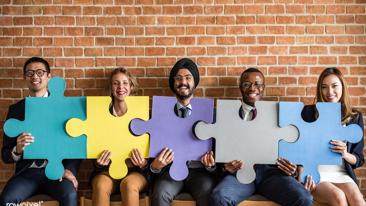 Team Puzzle XXL Hier geht es um das grosse Ganze und gemeinsame Kreativität! Bringen Sie das Team zusammen mit der Gestaltung eines XXL- Puzzles.