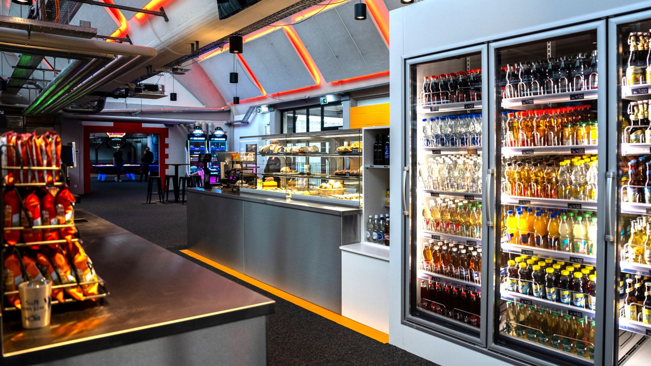 Action & Fun am Bodensee Erleben Sie Spass und Unterhaltung mit mehr als 20 actionreichen und faszinierenden Erlebnissen unter einem Dach! Die Indoor Freizeitanlage bietet auf 6000m2 innovative und hochmodernen Attraktionen. Spass, Action und Unterhaltung sind in der einzigartigen Anlage garantiert. Der Park steht aber nicht nur für Fun und Action und ein tolles Erlebnis für Jung und Alt, sondern trainiert und fördert gleichzeitig Teamerlebnisse und Durchhaltevermögen auf eine spielerische und spannende Art.