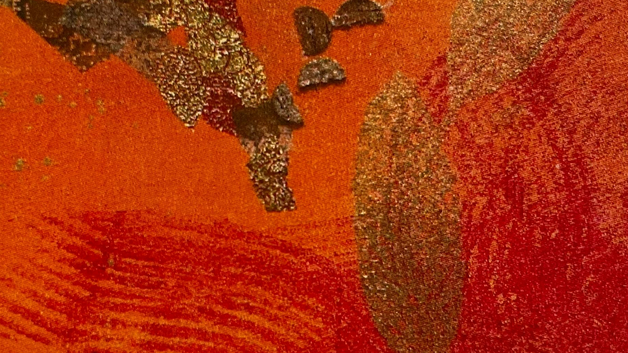 Hier wird nicht nur gemalt, sondern auch Papiere und andere Materialien aufgeklebt, mit Sand oder Kaffeepulver gearbeitet und auch gestempelt. Ein abstraktes Bild darf entstehen. Es kann ein gemeinsames Thema sein oder einfach, was gerade passt. Seid gespannt