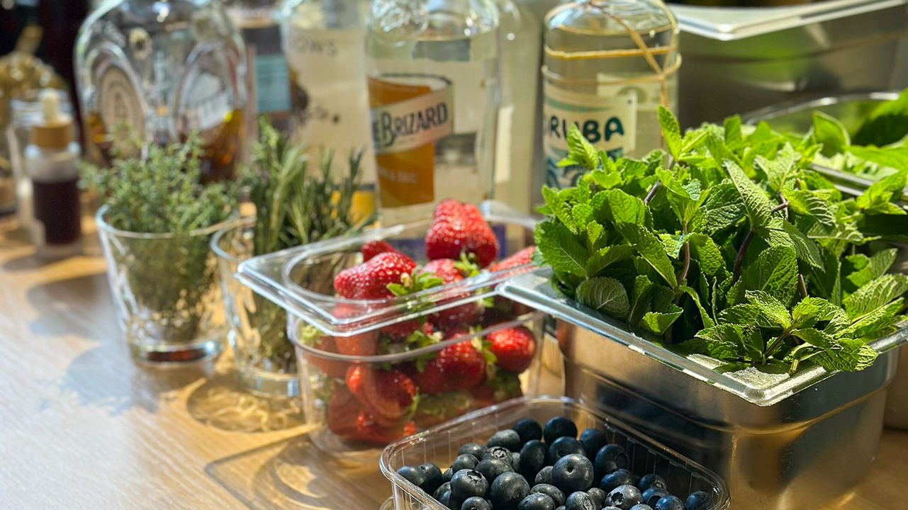 Ich bringe das Bar-Erlebnis direkt zu Dir - ob ins Büro, auf die Dachterrasse oder ins Wohnzimmer.