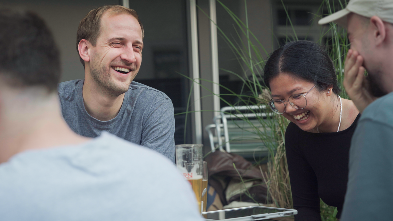 Hangover ist unsere eigens kreierte Route mit lustigen Aufgaben und kleineren Rätseln - perfekt geeignet für den nächsten Polterabend oder Geburtstag. Besucht insgesamt drei Bars, vertreibt eure Zeit mit lustigen Aufgaben und lernt dabei alles kennen, was ein Barkeeper können muss.