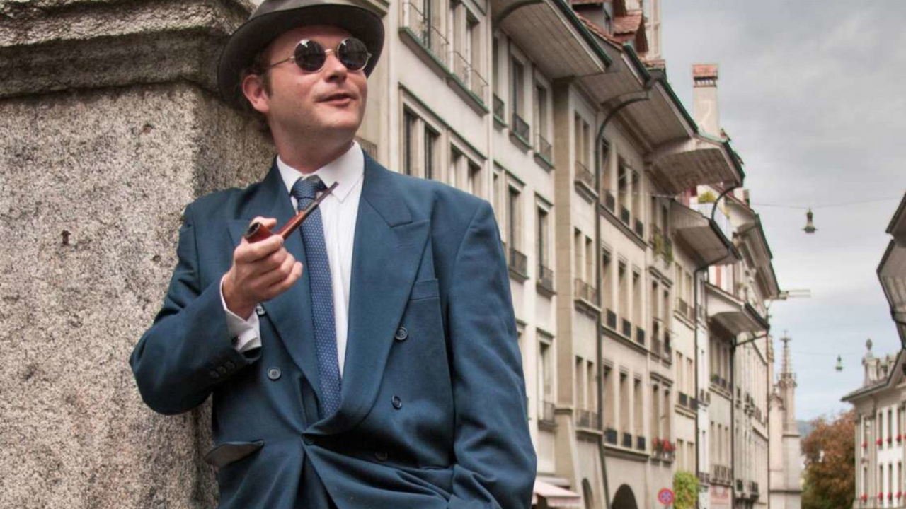 Stadtrundgang «Bern top secret» Warum eine Patrizierin zu einer Agentin Frankreichs wird und in welche brisanten Verhandlungen Lenin in der Hauptstadt verwickelt ist. Wie der spätere Chef der CIA zum berühmtesten Spion von Bern avanciert und wie ihn seine eigene Köchin reinlegt. Wer für wen spioniert – und warum.