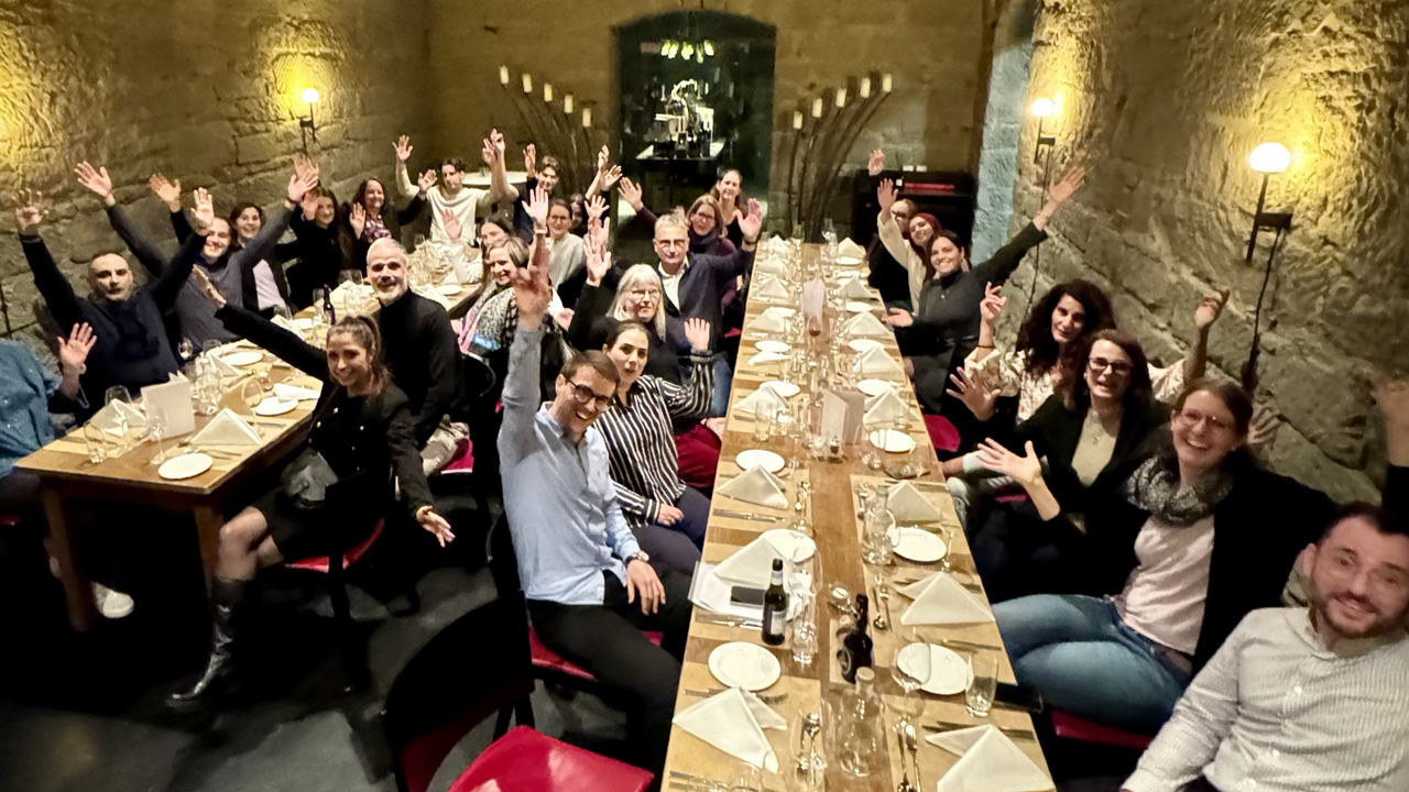 Das interaktive "MUSIK-QUIZ" lädt zu einem lebendigen Workshop ein, bei dem zwei Gruppen in einer Reihe von lustigen und aufregenden Disziplinen gegeneinander antreten – da bleibt kein Auge trocken! Keine Vorkenntnisse nötig, Dauer des Workshops ca. 120min., schweizweit möglich.