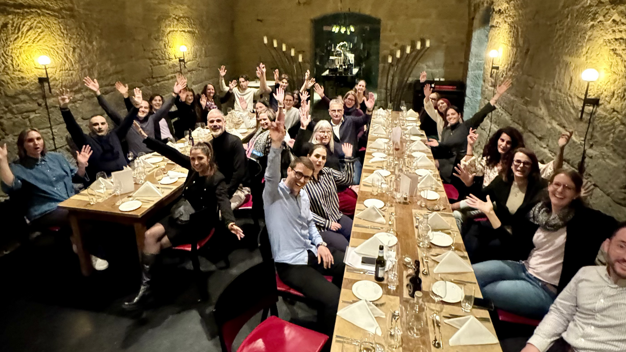 Das interaktive "MUSIK-QUIZ" lädt zu einem lebendigen Workshop ein, bei dem zwei Gruppen in einer Reihe von lustigen und aufregenden Disziplinen gegeneinander antreten – da bleibt kein Auge trocken! Keine Vorkenntnisse nötig, Dauer des Workshops ca. 120min., schweizweit möglich.