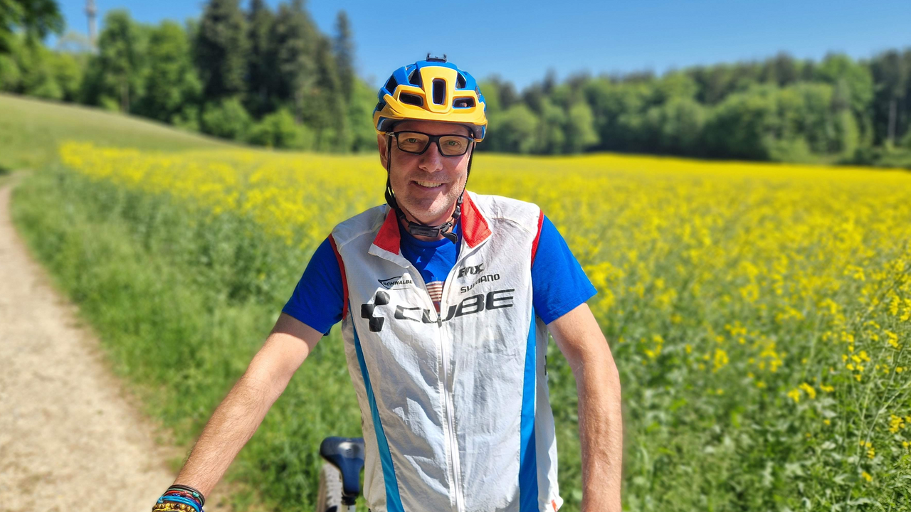 Bei dieser entspannten E-Bike Tour erkunden Sie mit dem Guide die regionalen Sehenswürdigkeiten und bekommen einen Eindruck von Land und Leuten. Sind Sie bereit, um beispielsweise auf den Spuren Napoleons des III eine interessante und spannende geführte Tour zu unternehmen ? Preis ist pro Person inklusive E-Bike und Helm, beachtet das Mindestalter bei E-Bikes beträgt 14 jahre.