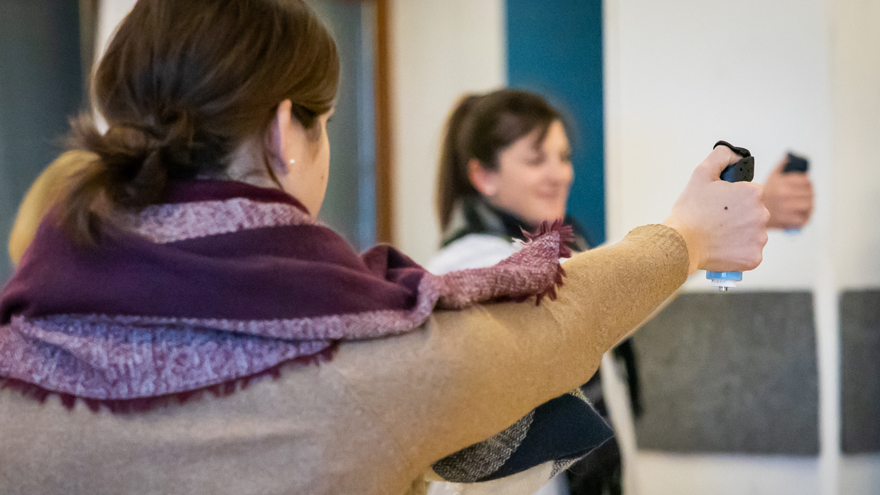 Eigenschutz – leicht gemacht Ein Event soll Spass machen und spannend sein. Ist es dann für den Alltag auch noch sinnvoll und kann sogar psychische und physische Gesundheit erhalten, dann ist dieser Event – «Garantiert – Sicher!»