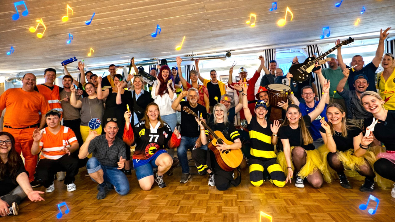 Der Teamsong - Ein einzigartiges Erlebnis – bis 120 Personen möglich. Sie und Ihr Team werden gemeinsam kreativ, funktionieren als Band zusammen und haben vor allem eines – ganz viel Spass! (keine musikalischen Vorkenntnisse nötig)