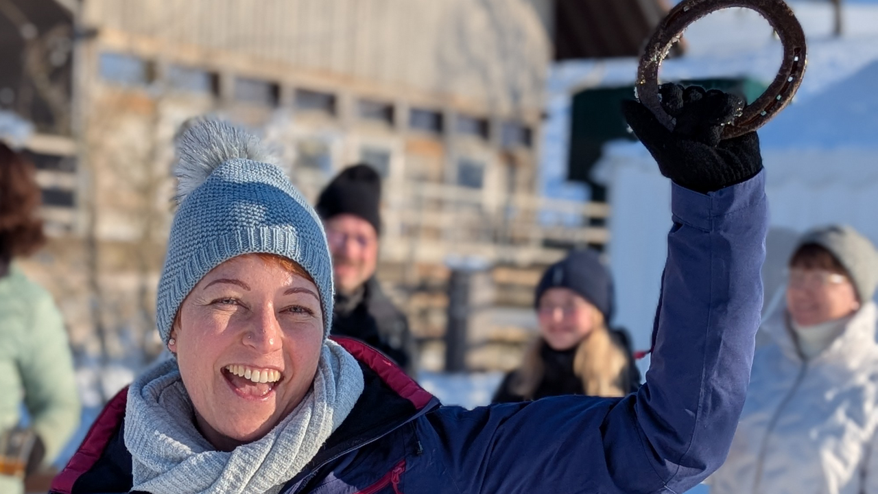 Feiere deinen Anlass mit deinem Team oder Verein an diesem einzigartigen Ort: Das historische Berner Bauernhaus punktet mit viel Charme. Gastfreundschaft, spaßige Unterhaltung und leckere Spezialitäten sorgen dafür, dass deine Feier zu einem unvergesslichen Erlebnis wird!
