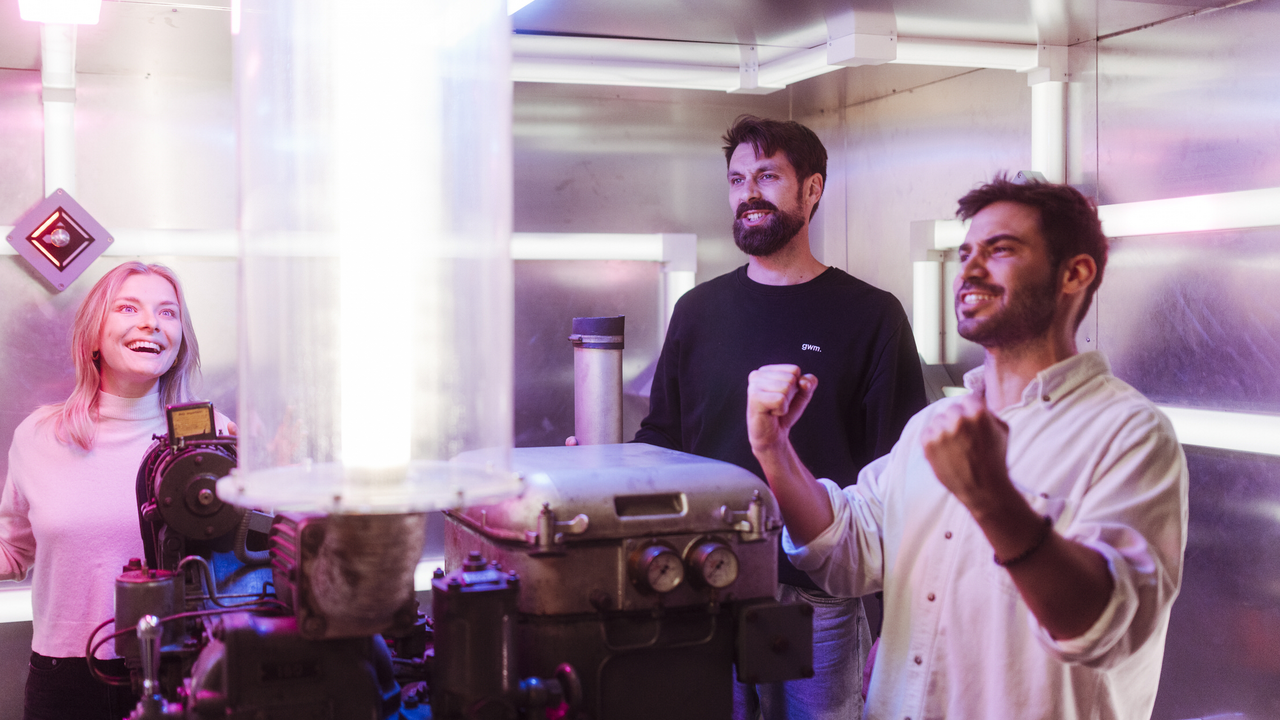 Im Geheimgang erlebt ihr während einer Stunde eine spannende Geschichte, bei der ihr selbst Teil der Geschehnisse werdet und den Ausgang der Geschichte beeinflussen könnt. Es braucht Beobachtungsgabe, Geschicklichkeit und Zusammenarbeit. Teambuilding pur!