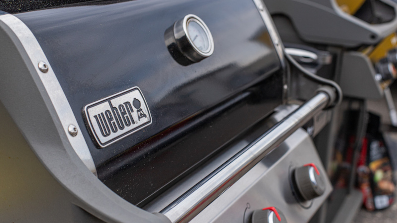 Grillierworkshop Basel Der Grillprofi macht das Grillieren zum Erlebnis. Dieser BBQ Workshop ist weit mehr, als Lebensmittel auf Glut zu erwärmen: hier geht es um Kultur und einen guten Umgang mit besten Lebensmittel - Dieser Grillkurs ist wärmstens zu empfehlen für Kulinariker. Dieser lehrreiche Teamevent macht Spass und geht durch den Magen.