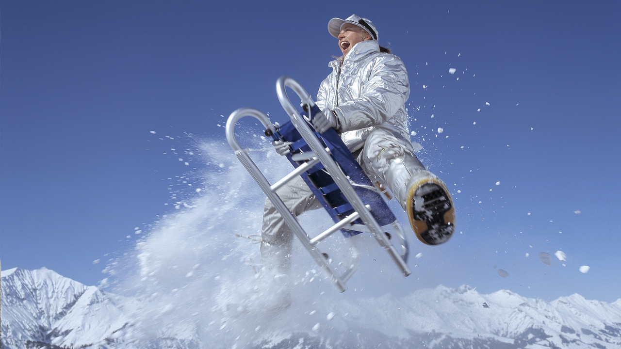 Spiel und Spass im Schnee: Den Möglichkeiten sind kaum Grenzen gesetzt, um im Schnee unendlich viel Spass zu haben. Die Freude an den gemeinsamen Aktivitäten stärken den Teamzusammenhalt. Messen Sie sich an Ihrem Gruppenausflug in verschiedenen "Wintersport"-Dispziplinen wie Schneeskulpturen bauen, Schneeballwurf, und vielen Schneespielen mehr.