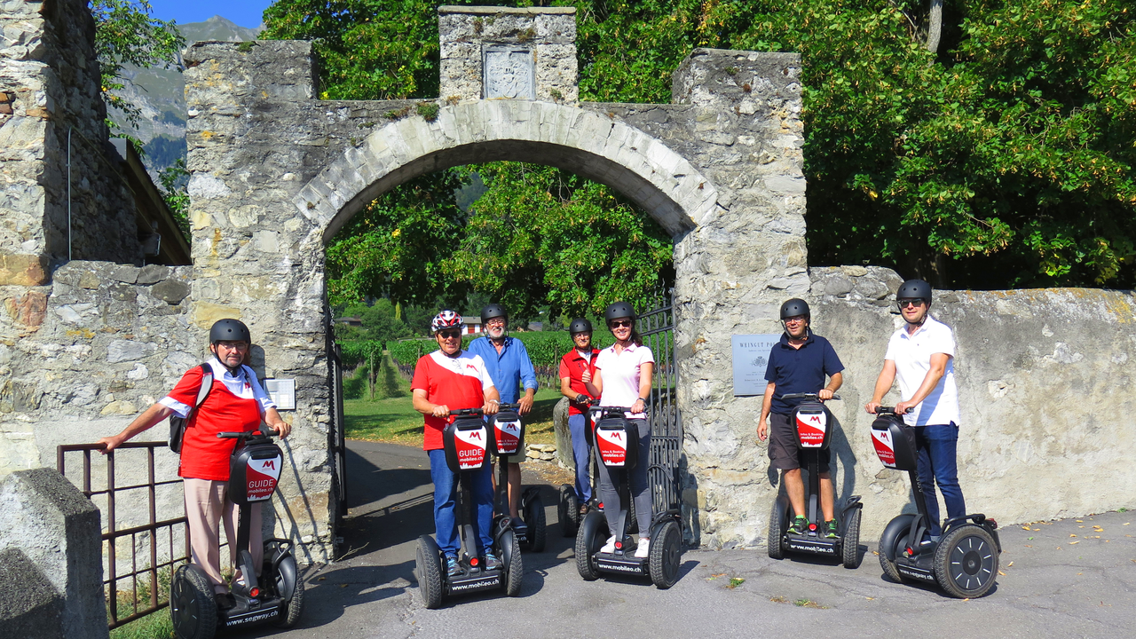 Segway Tour Unsere Guides zeigen Ihnen Ihre Stadt oder die Umgebung - Kommen Sie mit uns auf eine unvergessliche und interessante Tour mit dem innovativen Segway.