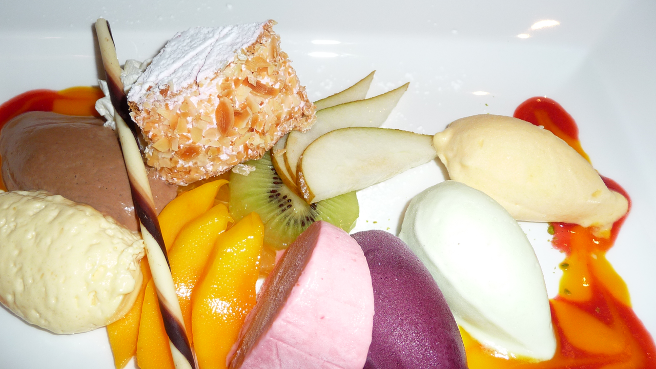 Voyage Culinaire in Bern: Dinearound Tour mit Vorspeise, Hauptgericht und Dessert