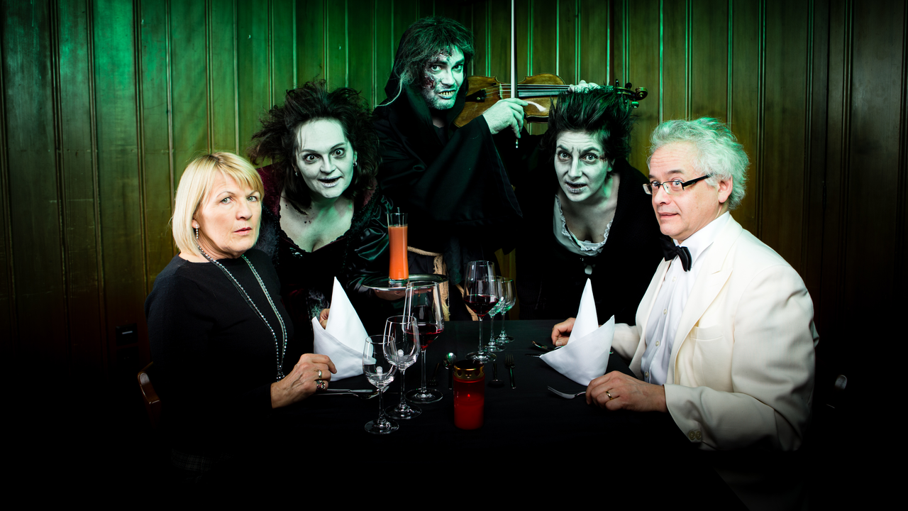 Gruseldinner-Unterhaltungs Show Wir bieten ein anspruchsvolles Unterhaltungsprogramm, speziell auf Ihren Anlass zugeschnitten. Schauspielerinnen und Schauspieler (bekannt aus Fernsehen und Theater) verführen Sie in eine Welt, die Gänsehaut-Feeling verspricht. Natürlich mehr zum Lachen als zum wirklich fürchten. Keine billige Geisterbahn und kein gemeines Erschrecken!
