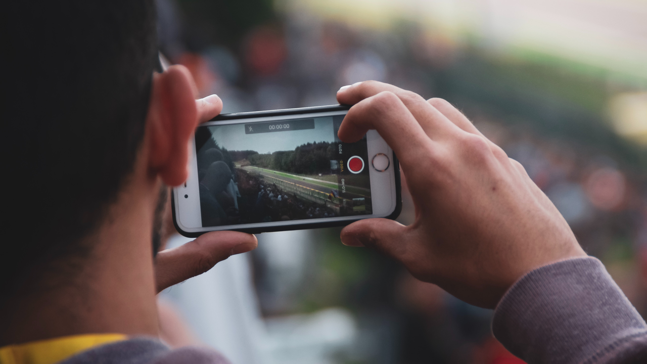 Kurzfilme mit Handykamera produzieren: Alles mit dem Smartphone: filmen, schneiden, posten. Mobil, schnell, gut und authentisch.