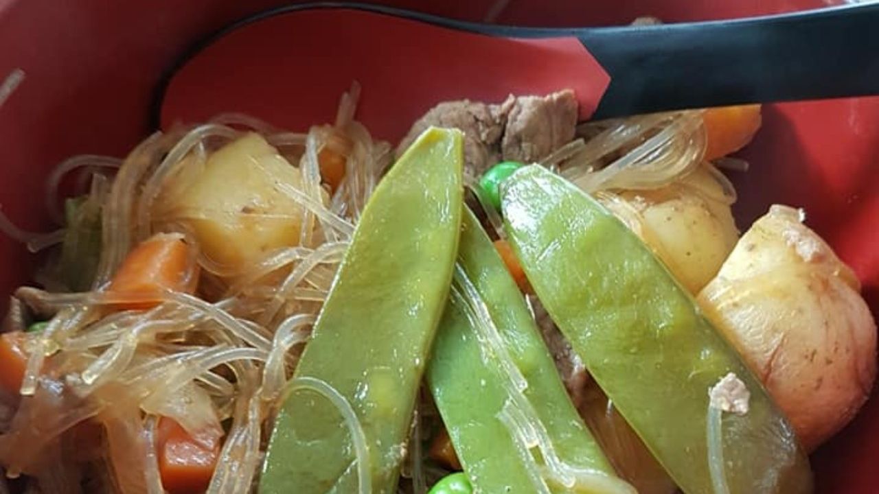 Teamkochen Japanisch Im Team wird gekocht, gelacht, getrunken und japanische Leckereien gegessen. Ein Kochkurs für das ganze Team. Die japanische Küche unterscheidet sich deutlich von anderen asiatischen Küchen und bietet eine Vielfalt unterschiedlicher köstlicher Gerichte. Der Kochkurs ist in Bern, Biel, oder Müntschemier möglich.