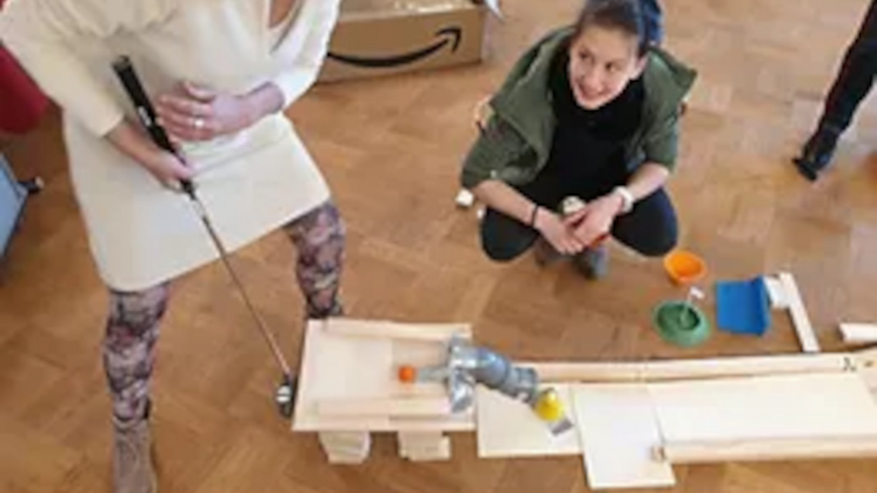 Kreative Minigolfbahn bauen: Auf kreative Art und Weise, Ideen koordinieren und umsetzen. Durch Testen erfahren, was funktioniert - was nicht. Den Arbeitsplatz mit einbinden. Anschliessend durch ein spassiges Team Minigolfspiel die Bahnen durch spielen.