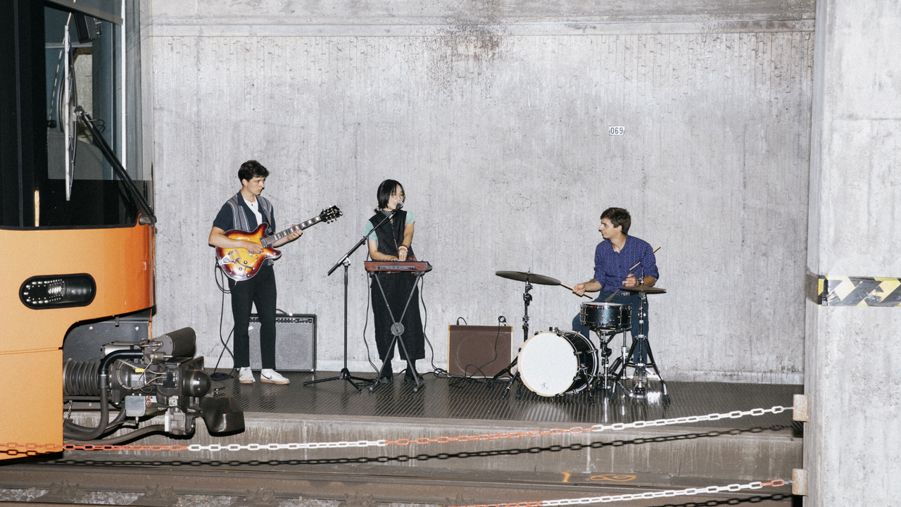 Wir bieten Ihnen hochkarätige Musikstudierende, Performer*innen, Schauspielstudierende und Medienkünstler*innen der Hochschule der Künste Bern für Anlässe und Formate aller Art. Von Firmenevents über Vernissagen, Geburtstagspartys, Diplomfeiern, Galas, Hochzeitsfeiern, Hauskonzerten, Jubiläumsfeiern zu Festivals und vielem mehr.