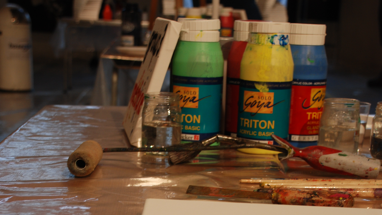 Action Painting als Teamevent: Das Kreativ-Programm Action painting bietet eine wunderbare Möglichkeit, ein gemeinsames Werk zu kreieren. Erleben Sie die Faszination der abstrakten Malerei in spielerischer Form…