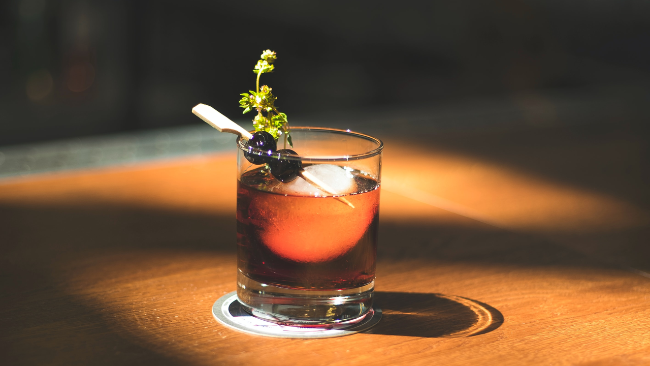 Rum & Gin Seminar Das sagenumwobene Getränke der Piraten, Sklavenhändler und Seefahrer strahlt vortrefflichst die Wärme der Karibik aus. Alle Ruminteressierten sind herzlich eingeladen.