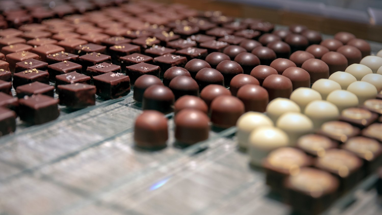 Schokoladentour Zürich: Zu Fuss die besten Chocolatiers und die traditionellen Confiserien der Altstadt erkunden. Genau das bietet unsere Schokoladentour Zürich.