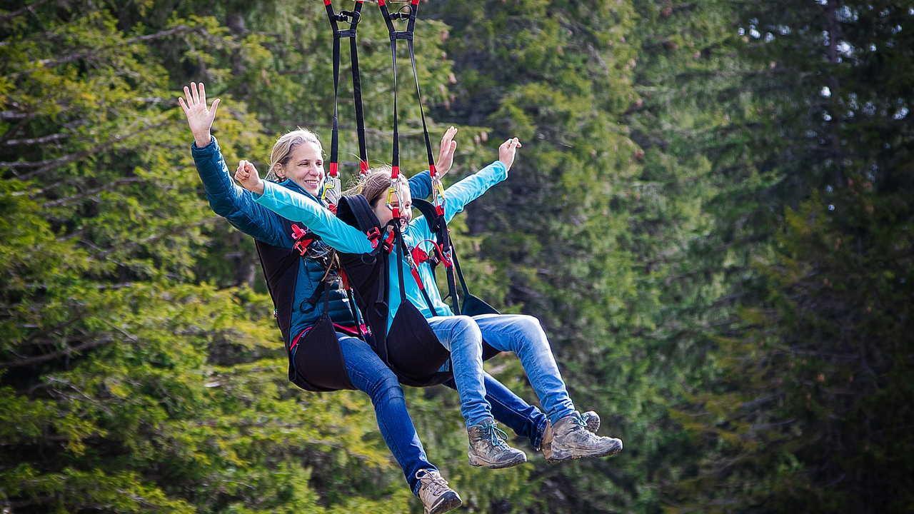 Der Seilpark auf dem Berg ist genau das Richtige, für alle, die gerne hoch hinaus wollen. Testen Sie Ihre Geschicklichkeit im grössten Seilpark der Zentralschweiz. Auf der Suche nach dem besonderen Nervenkitzel finden Sie hier die passende Herausforderung – auch ohne spezielles Training.