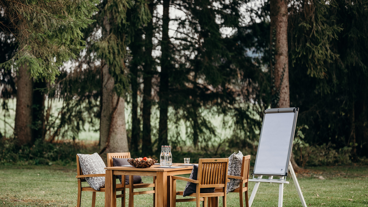 Seminar im Schloss Nutzen Sie die ruhige Umgebung des Schlosses für konzentriertes Arbeiten und den persönlichen Service für ein unvergessliches Tagungserlebnis.