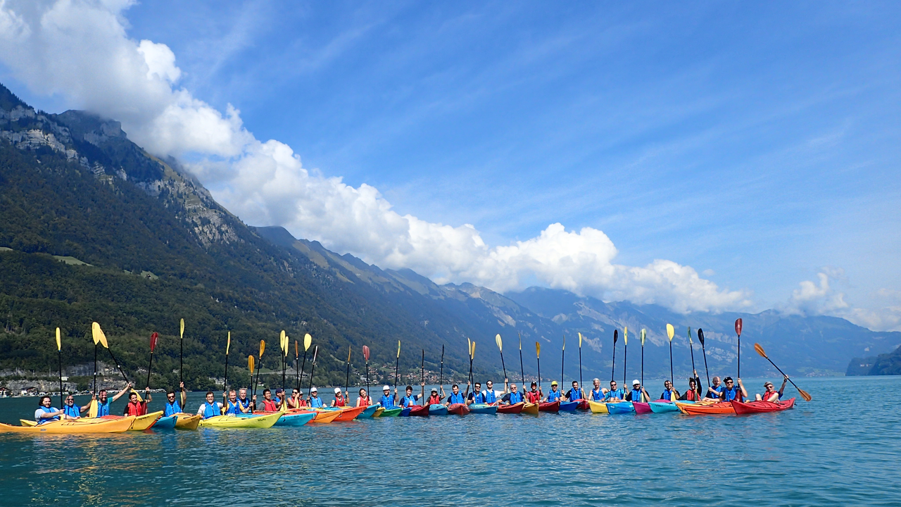 Sommer Kajak Tour Im Winter wie im Sommer ist Kajakfahren ein Erlebnis das nachhaltig positiv in Erinnerung bleibt. Für Ihren speziellen Anlass organisieren wir nicht nur die Paddel-Aktivität, sondern sorgen auf Wunsch auch für die Entspannung und das kulinarische Wohl danach.