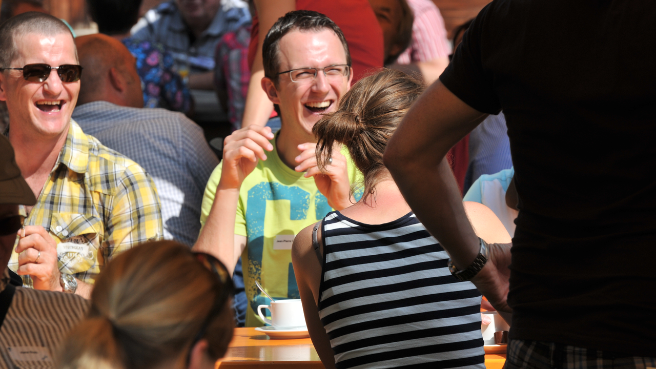 Der Hofkrimi – mörderisch gut Ein kriminell unterhaltsamer Gala-Abend der besonderen Art! Dinner Krimi in fünf Akten, dargeboten von professionellen Schauspielern und garniert mit mörderisch gutem Essen.