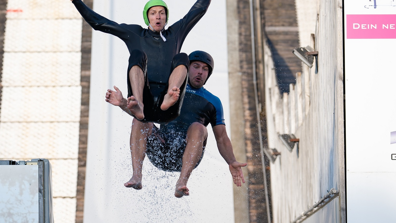 Dieses hochmoderne Wassersport- und Eventcenter ist geschaffen für einzigartige Gemeinschaftserlebnisse und kulinarische Höhenflüge. Seit über zwanzig Jahren werden in dieser aussergewöhnlichen Umgebung Firmenevents und Vereinsanlässe durchgeführt sowie Geburtstage oder Hochzeiten gefeiert. Ob Plauschrutschen, Schanzenspringen mit Skis oder Vergnügen beim Begutachten der Luftsprünge, für alle ist etwas da und das Miteinander steht stets im Zentrum.