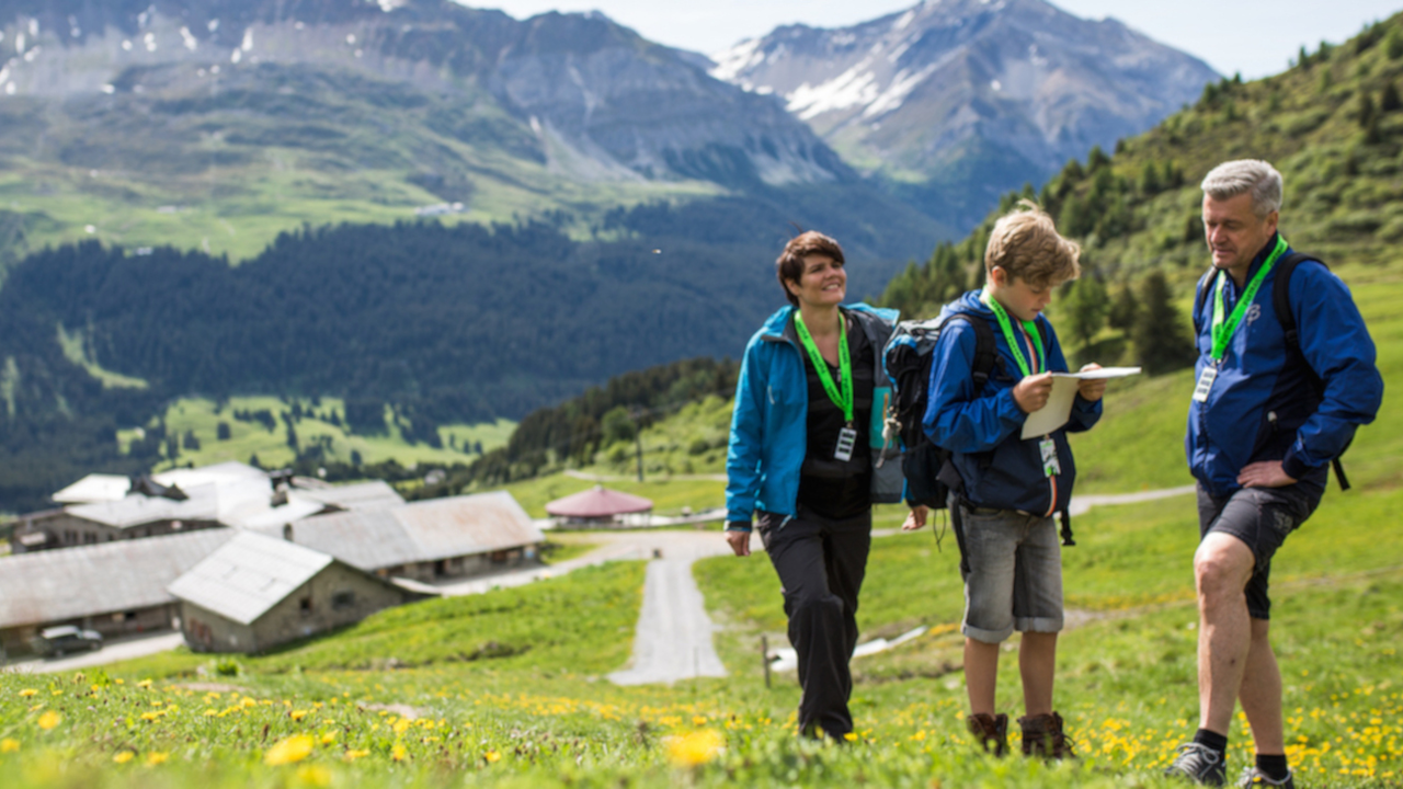 Ein Foxtrail Event verbindet Outdoor-Aktivität, Spannung und auf Wunsch auch kulinarischen Genuss und ist ein packendes Teamerlebnis, in das sich jeder auf seine einzigartige Weise einbringen kann. Entdecken Sie die Trails in den schönsten Bergregionen der Schweiz.