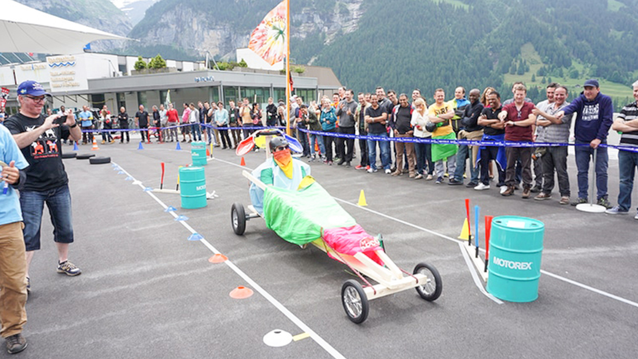Eiger Grand Prix Kreativität, Teamgeist und vor allem Spass und Kindheitserinnerungen entstehen bei diesem ganz besonderen «Grand Prix.»
