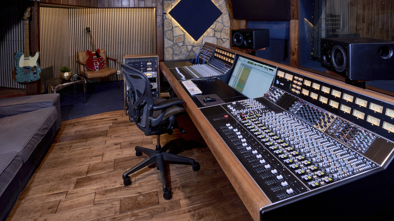 Das Studio bieten Ihrer Firma ein exklusive Auswahl an massgeschneiderten Teamevents, die Musikgeschichte zum Greifen nah bringen. Ob eine spannende Studiotour mit Einblicken hinter die Kulissen weltbekannter Aufnahmen oder das gemeinsame Komponieren und Aufnehmen eines eigenen Teamsongs - hier wird jeder Event zu einem Erlebnis! Nur 15 Minuten von Zürich entfernt!