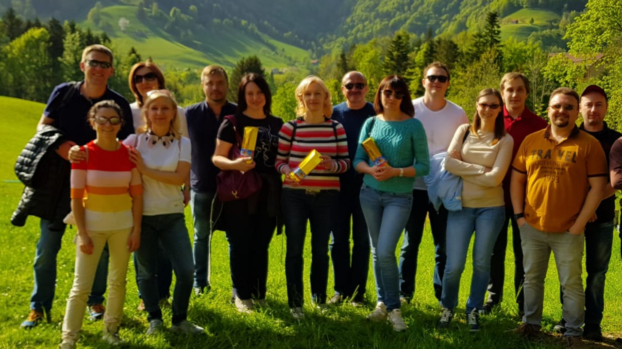 Gold-Trophy Challenge für Ihr Team Spiel, Spass und Challenge in einem Event verbunden. Ihnen steht eine Vielzahl an Spielen oder Disziplinen zur Auswahl. Die Trophy kann ganz individuell nach Ihren Bedürfnissen zusammengestellt werden. Bei Schnee auch als Winter-Trophy buchbar.