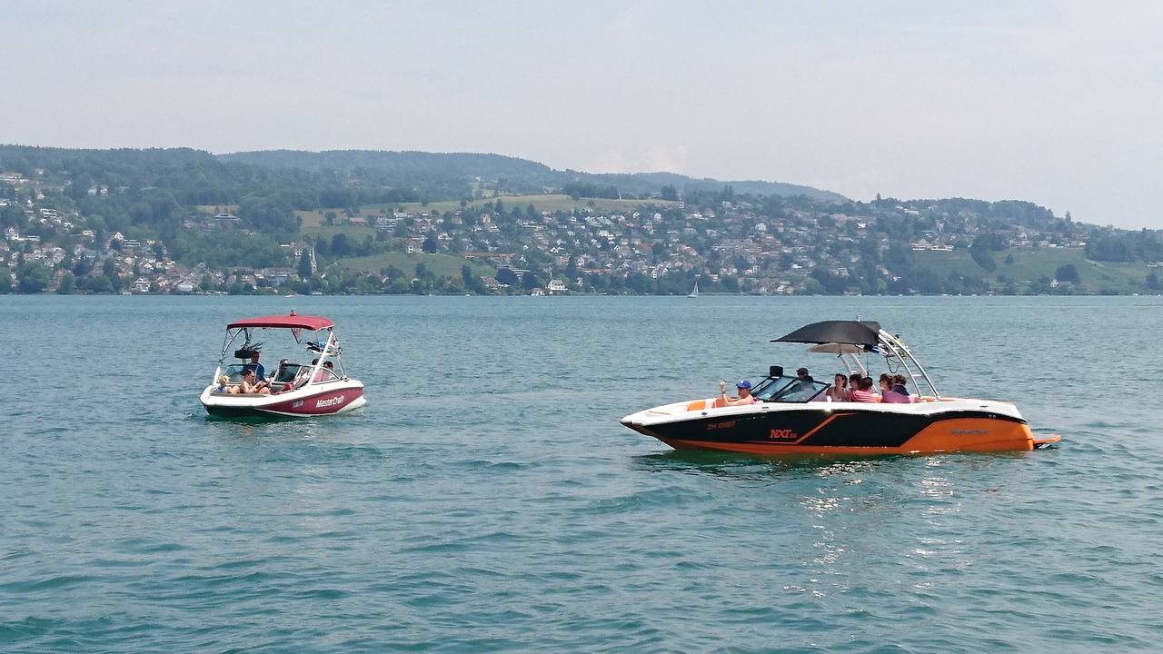 Zürichsee Olympiade: Erleben Sie einen perfekten Tag am Wasser und bestreiten als Team bis zu 5 verschiedene Aktivitäten. Veranstalten Sie mit Ihrem Team, Ihrer Abteilung oder gleich mit dem ganzen Unternehmen einen einmaligen und unvergesslichen Teamevent am Zürichsee.